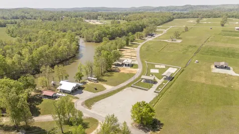 432 Duck Blind Road Clifton TN 38425
