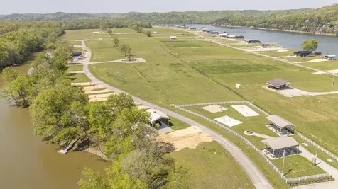 432 Duck Blind Road Clifton TN 38425