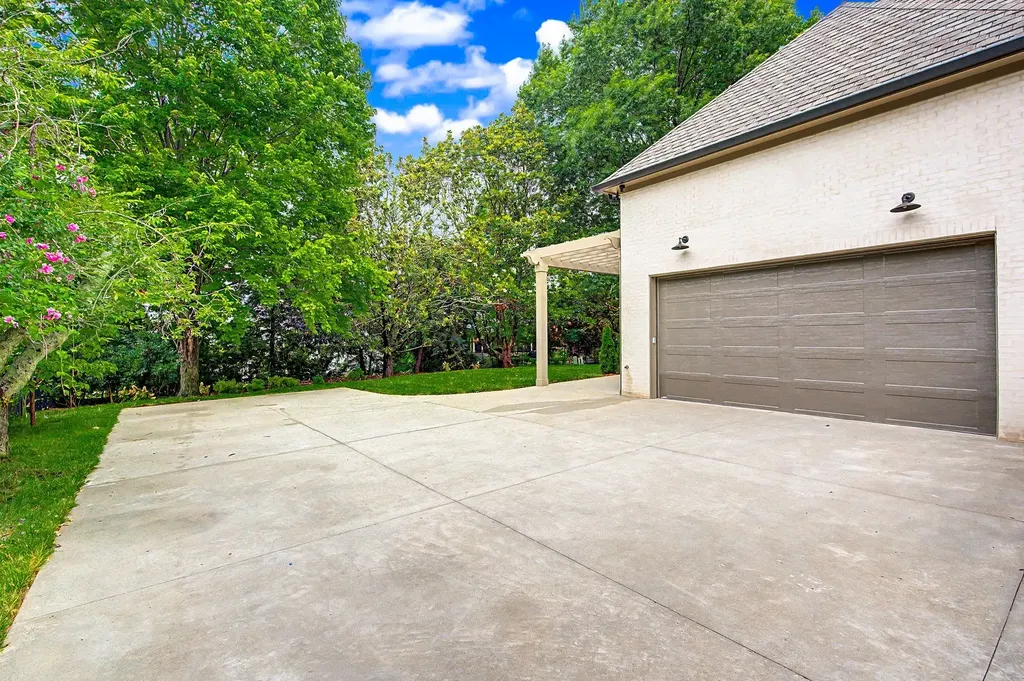 522 Midway Circle Brentwood TN 37027
