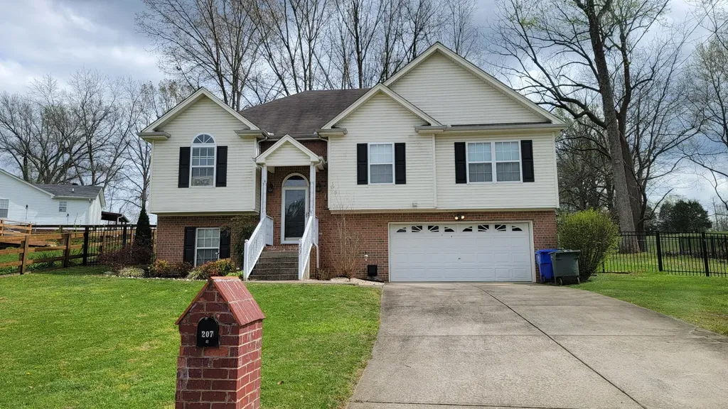207 S Aztec Drive White House TN 37188