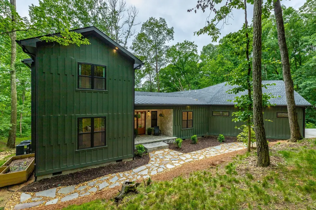 19 Stonehaven Drive Signal Mountain TN 37377
