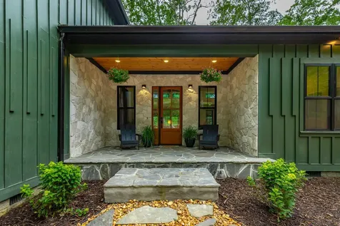 19 Stonehaven Drive Signal Mountain TN 37377