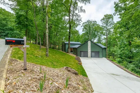 19 Stonehaven Drive Signal Mountain TN 37377