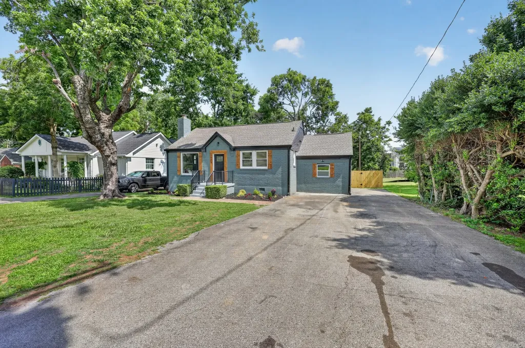 1025 Maplewood Place Nashville TN 37216