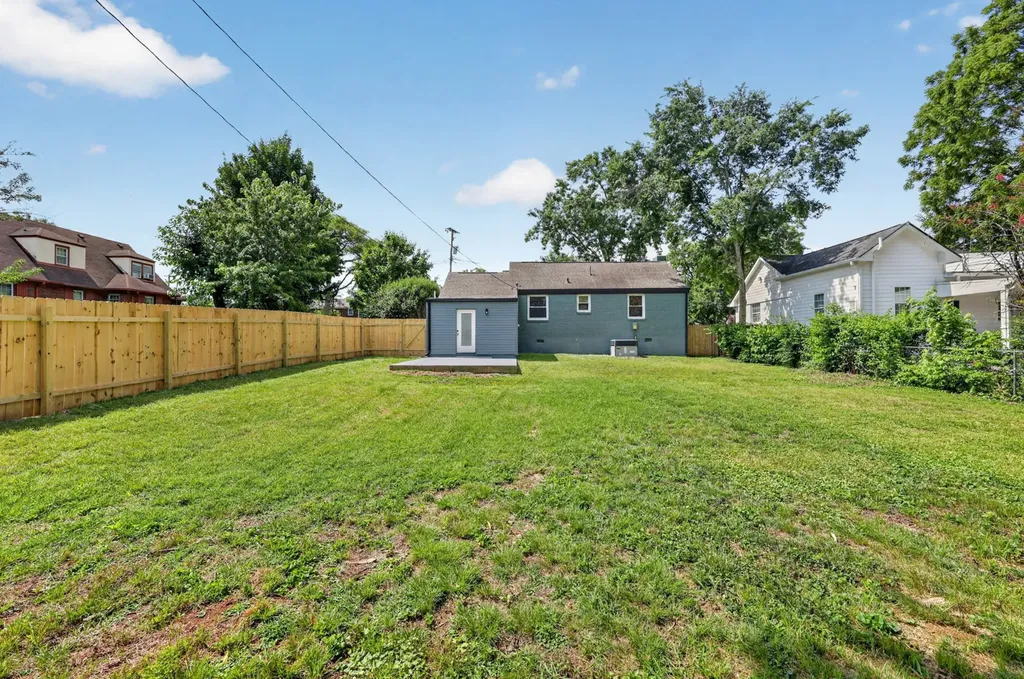 1025 Maplewood Place Nashville TN 37216