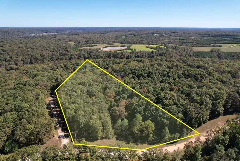 21 Three Rivers Drive Hurricane Mills TN 37078