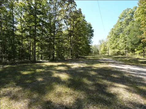 21 Three Rivers Drive Hurricane Mills TN 37078