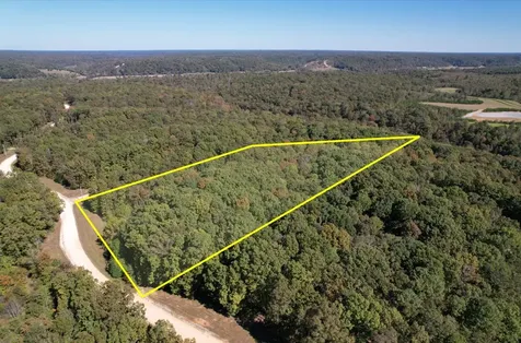 21 Three Rivers Drive Hurricane Mills TN 37078