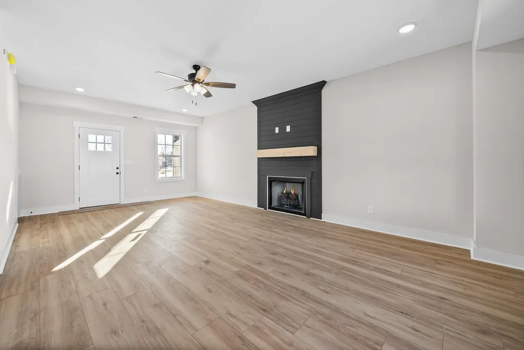 97 Sycamore Hill Clarksville TN 37042