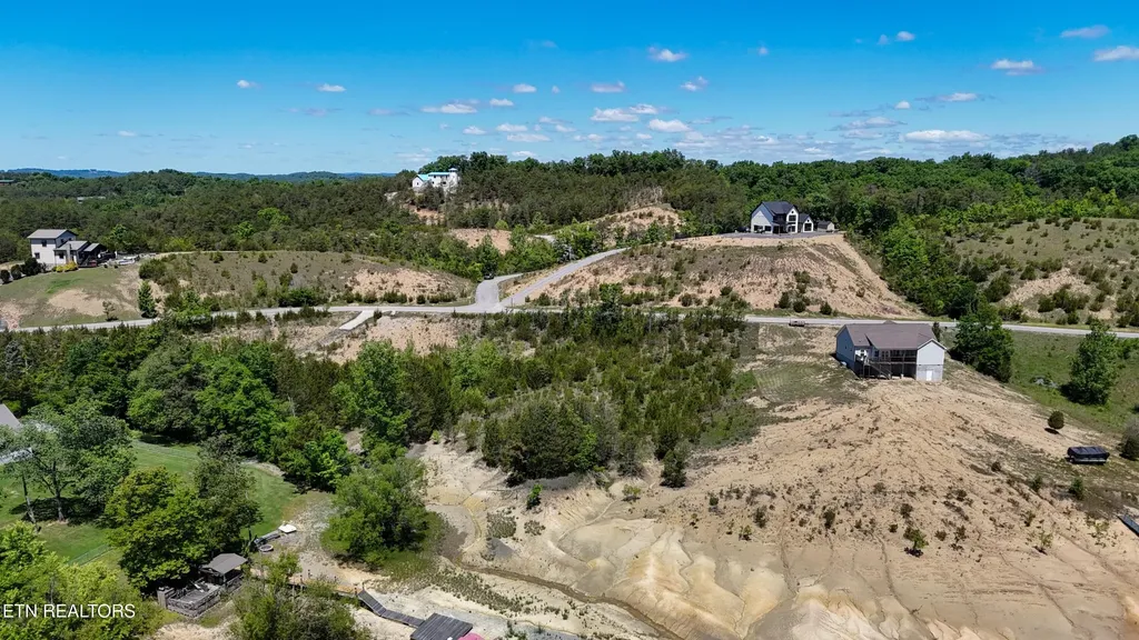 2 Emerald Pointe Boulevard Dandridge TN 37725