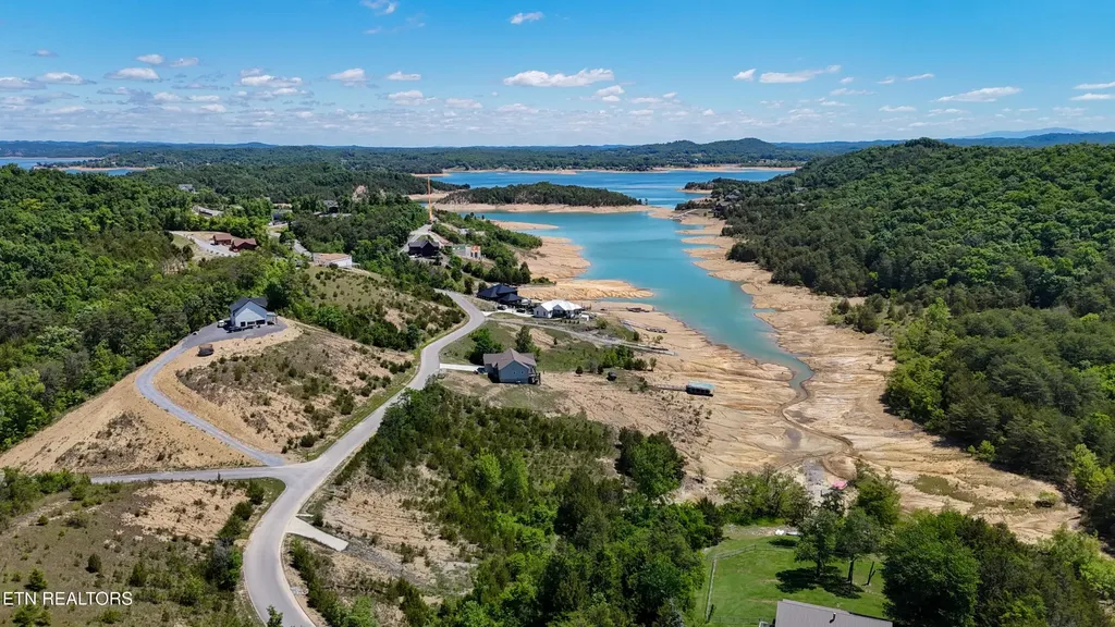 2 Emerald Pointe Boulevard Dandridge TN 37725