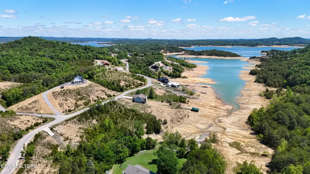 2 Emerald Pointe Boulevard Dandridge TN 37725