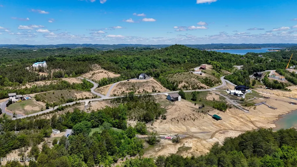 2 Emerald Pointe Boulevard Dandridge TN 37725