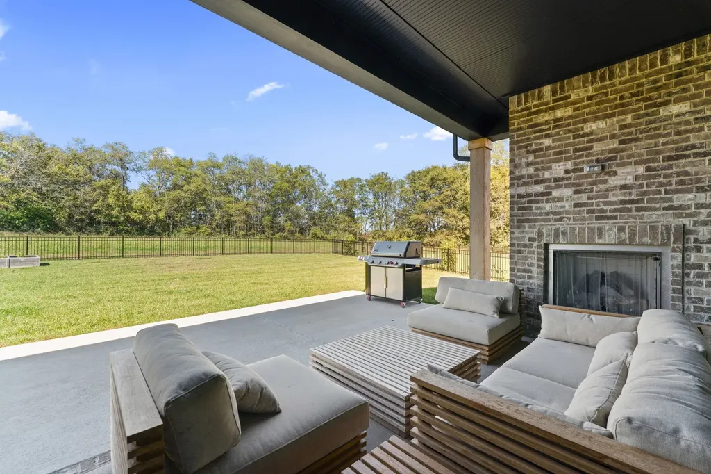 5049 Fairhaven Circle Thompsons Station TN 37179