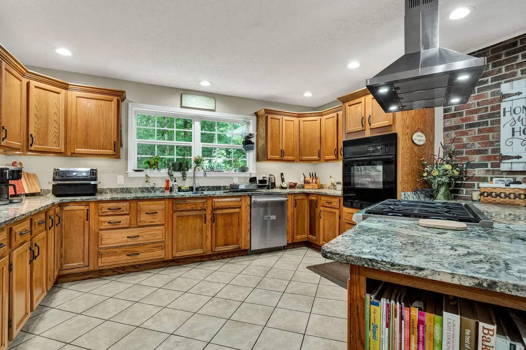 718 Dewind Drive Pikeville TN 37367