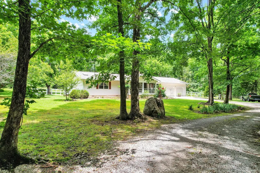 718 Dewind Drive Pikeville TN 37367