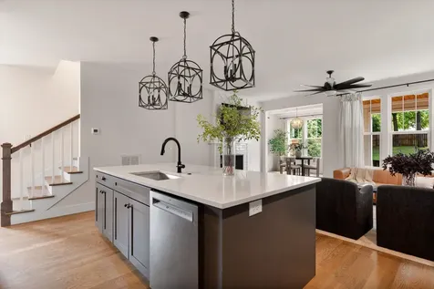 2012A Rosemary Lane Nashville TN 37210