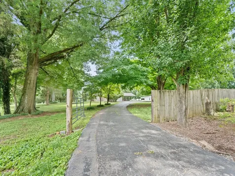 460 John Hunter Highway Elora TN 37328