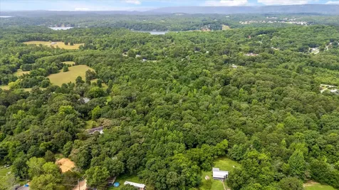 1906 Spradling Road Soddy Daisy TN 37379
