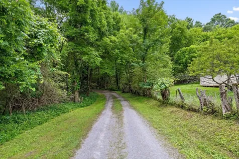 1906 Spradling Road Soddy Daisy TN 37379