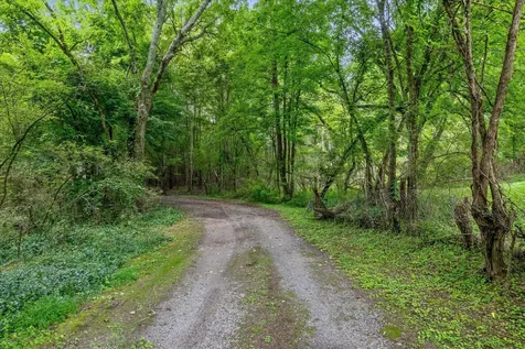 1906 Spradling Road Soddy Daisy TN 37379
