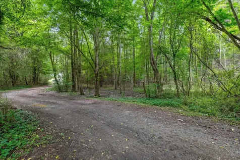 1906 Spradling Road Soddy Daisy TN 37379