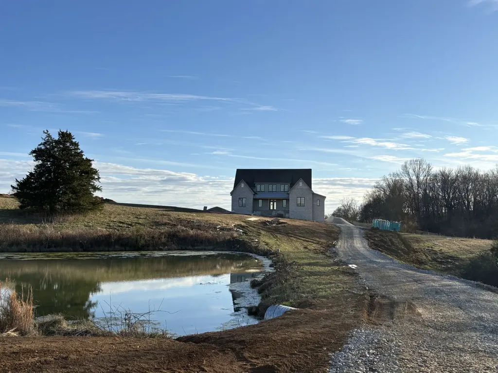 2468 Horn Springs Lebanon TN 37087