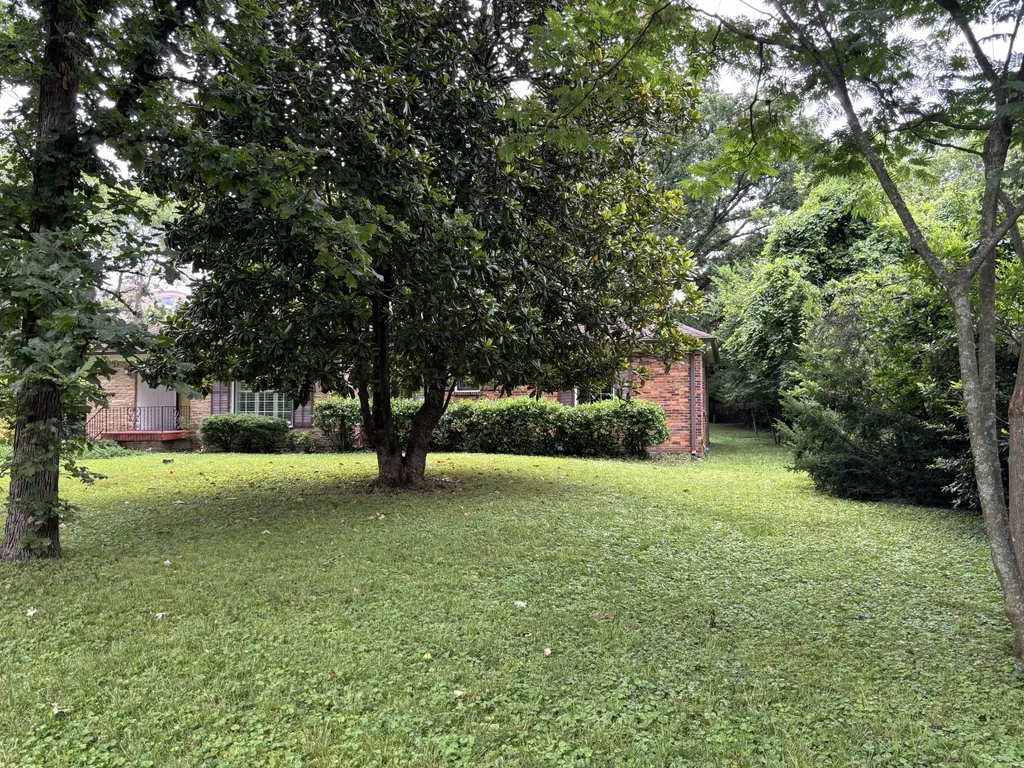 3836 Cross Creek Road Nashville TN 37215