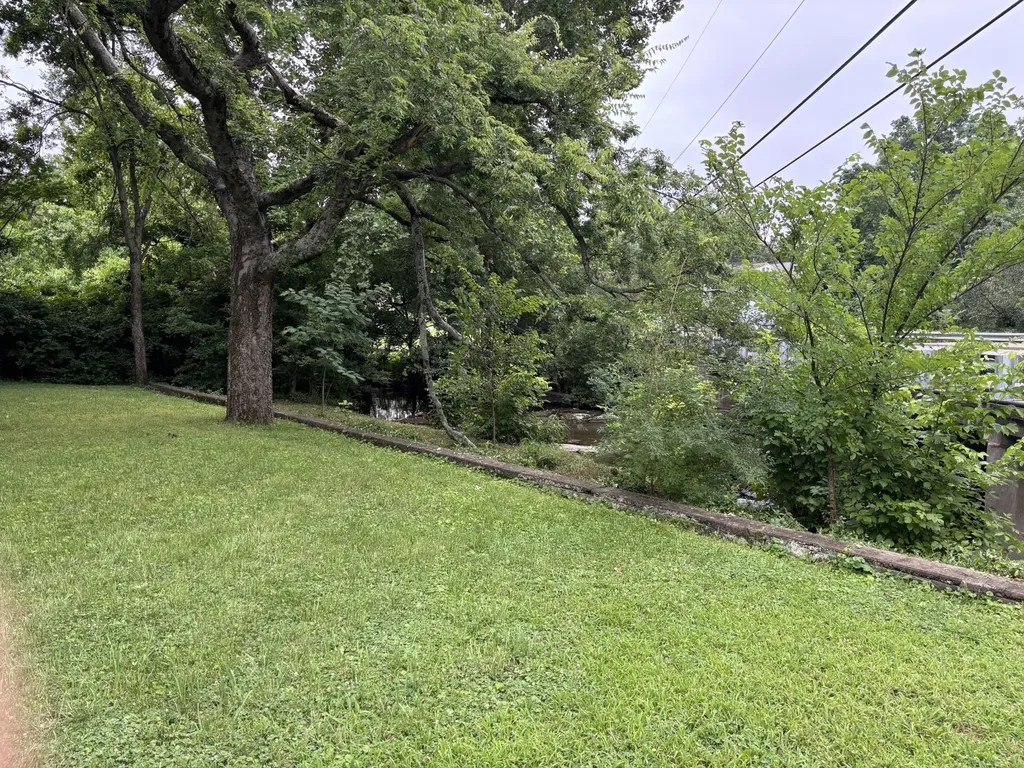 3836 Cross Creek Road Nashville TN 37215
