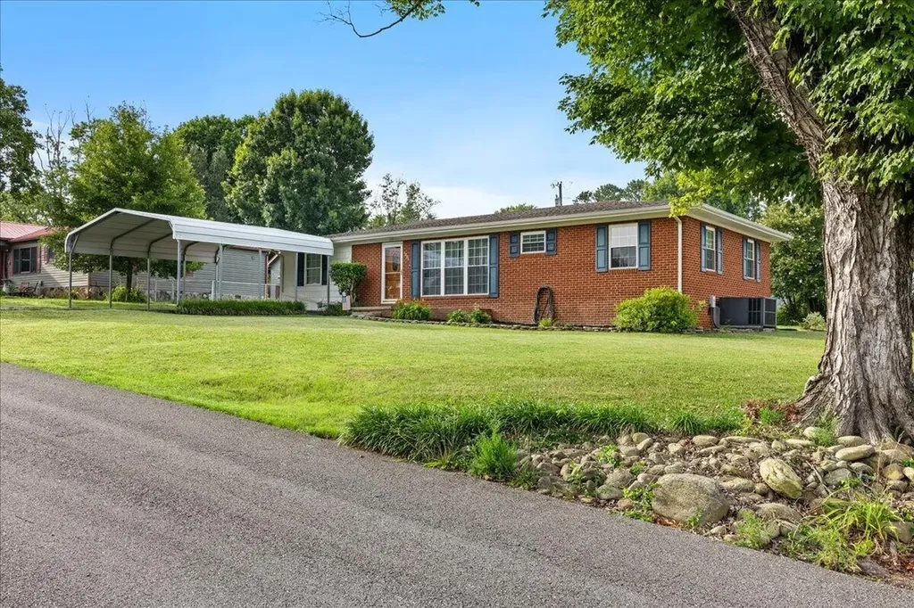 1231 Morgan Street Athens TN 37303
