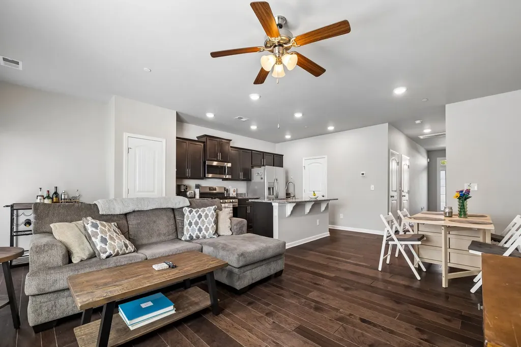 1045 Enclave Avenue Pleasant View TN 37146