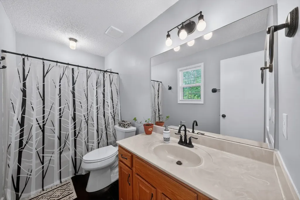 628 Ashley Oaks Drive Clarksville TN 37042