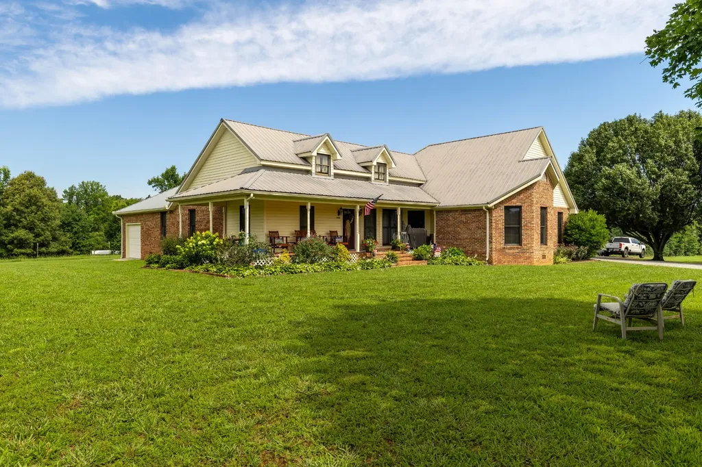 2325 Old Well Road Morrison TN 37357