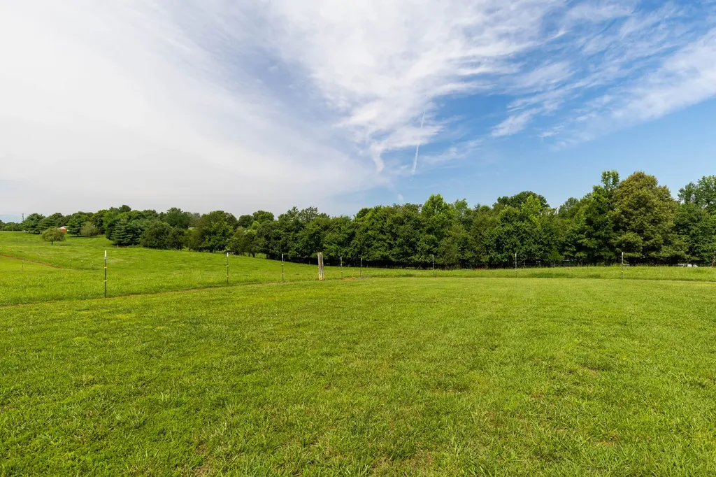 2325 Old Well Road Morrison TN 37357