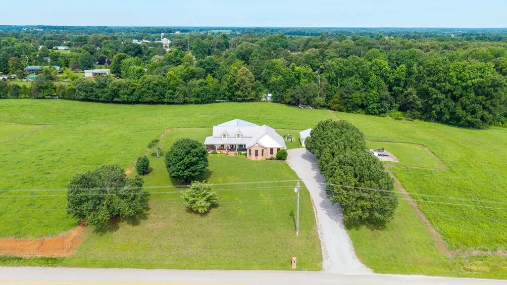 2325 Old Well Road Morrison TN 37357