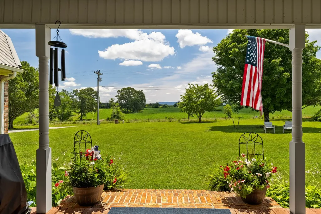 2325 Old Well Road Morrison TN 37357
