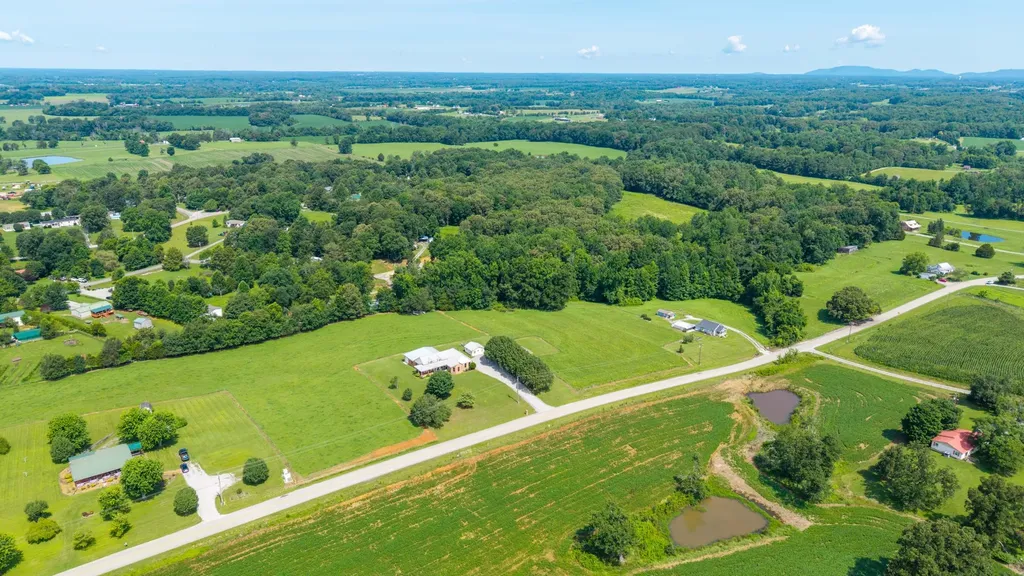 2325 Old Well Road Morrison TN 37357
