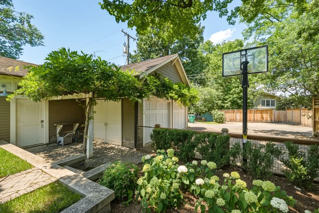 3816 Richland Avenue Nashville TN 37205