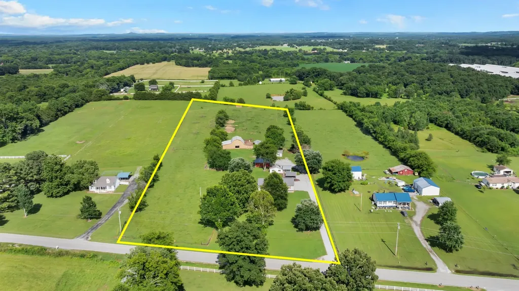 257 Whitaker Road Shelbyville TN 37160