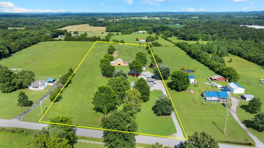 257 Whitaker Road Shelbyville TN 37160