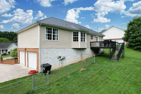 2214 N Fork Drive Soddy Daisy TN 37379