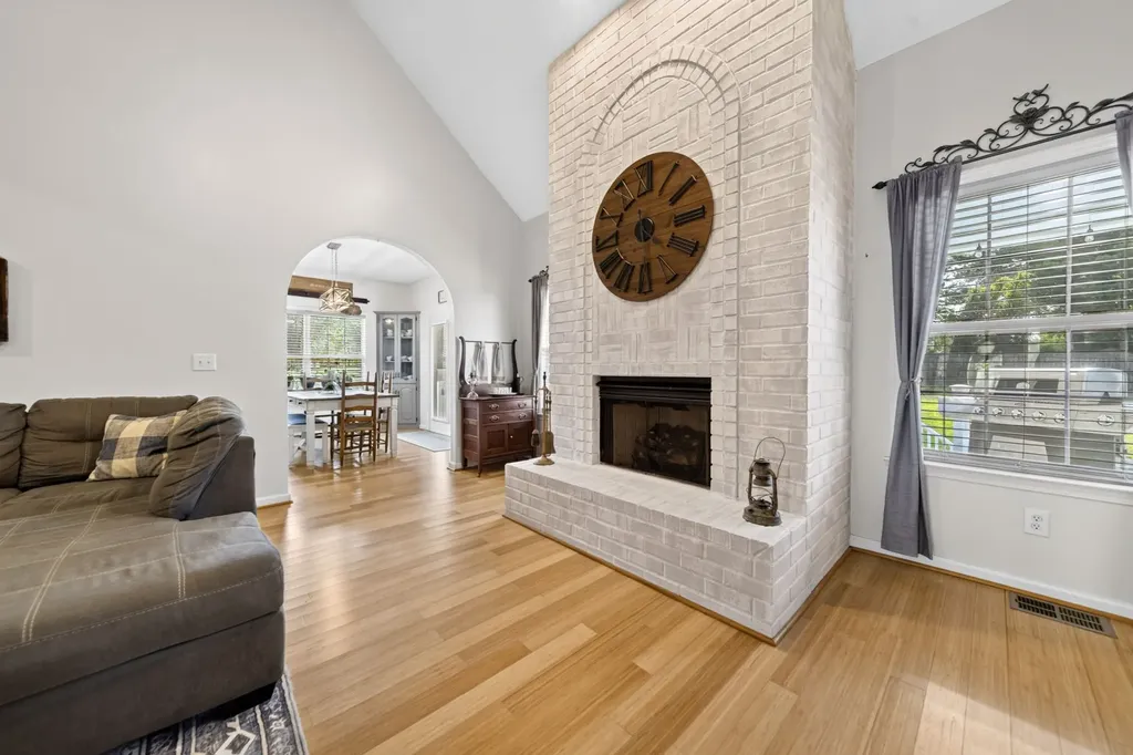 120 Strassle Drive White House TN 37188