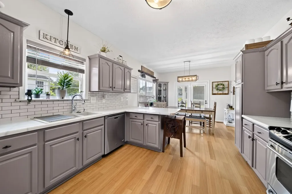 120 Strassle Drive White House TN 37188