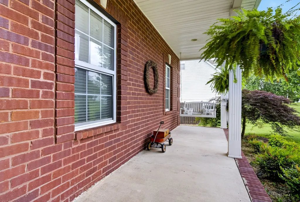 120 Strassle Drive White House TN 37188