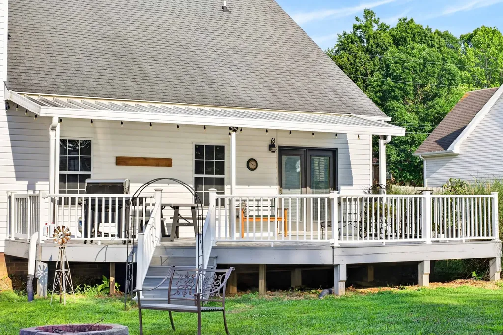 120 Strassle Drive White House TN 37188