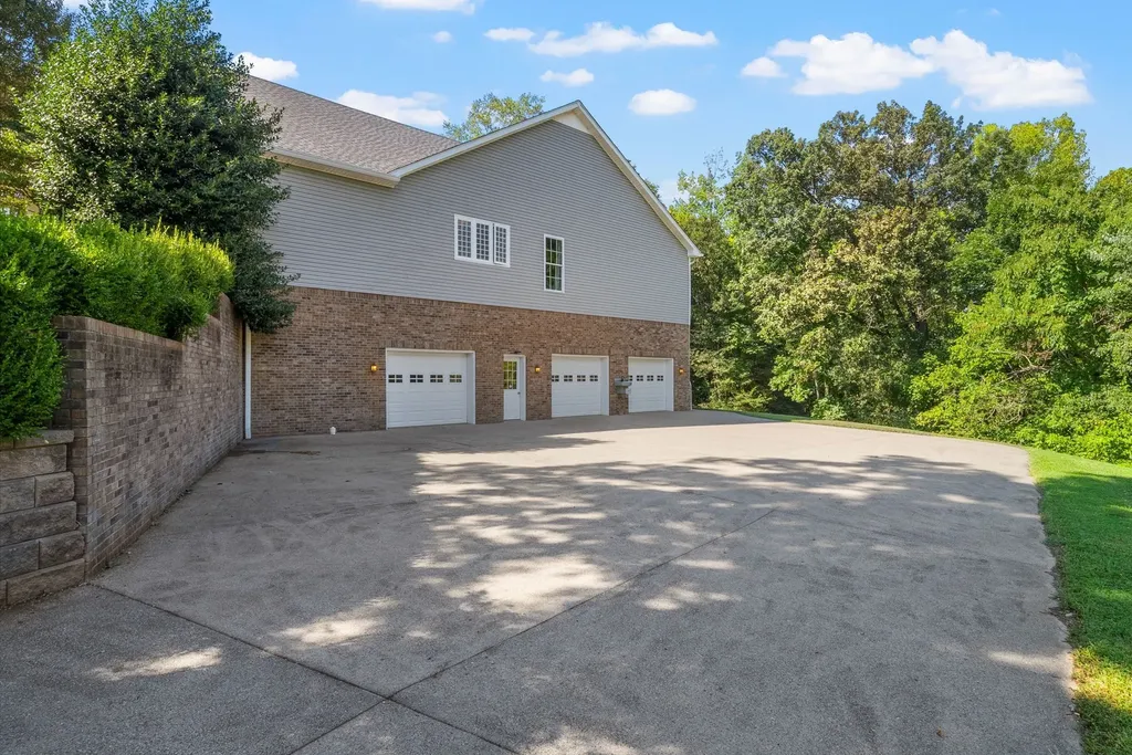 659 Cornwall Road Clarksville TN 37043