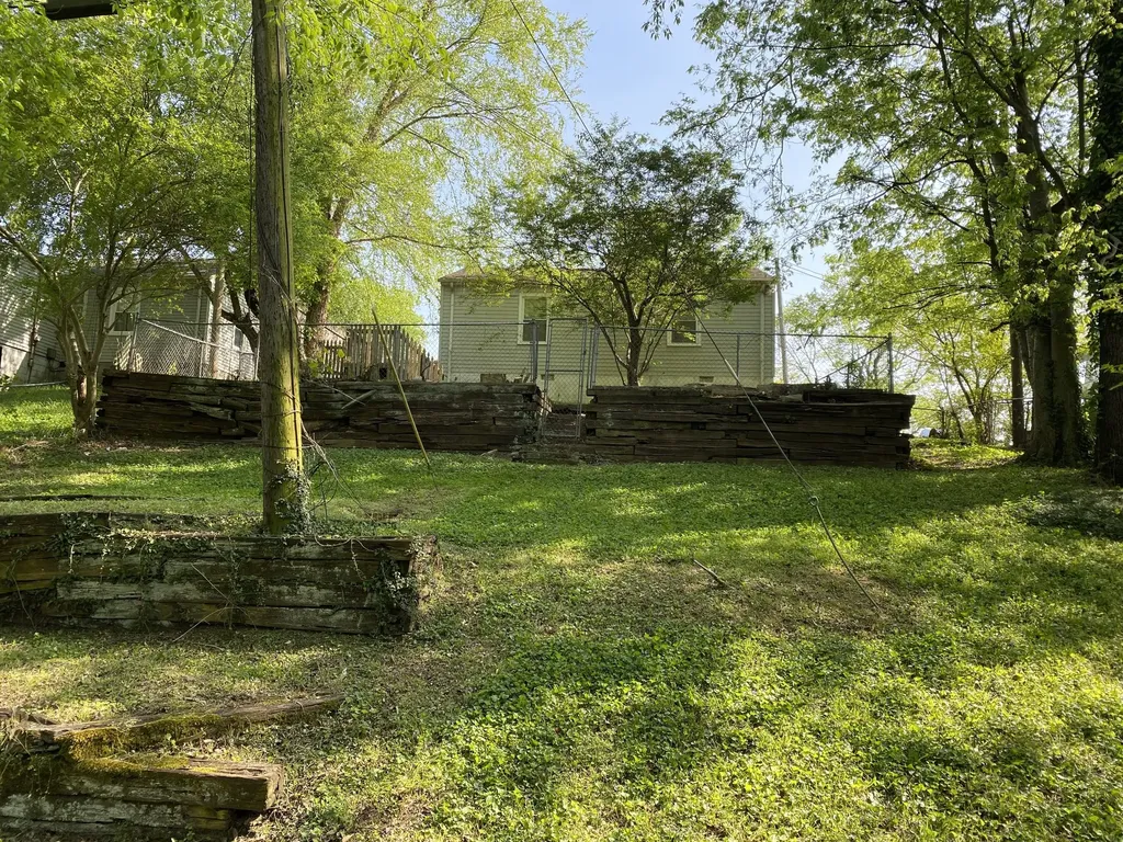 703 Monroe Street Clarksville TN 37040