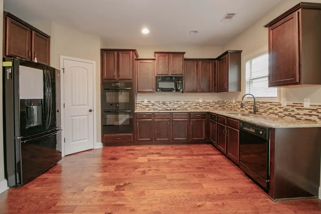 3338 N Henderson Way Clarksville TN 37042