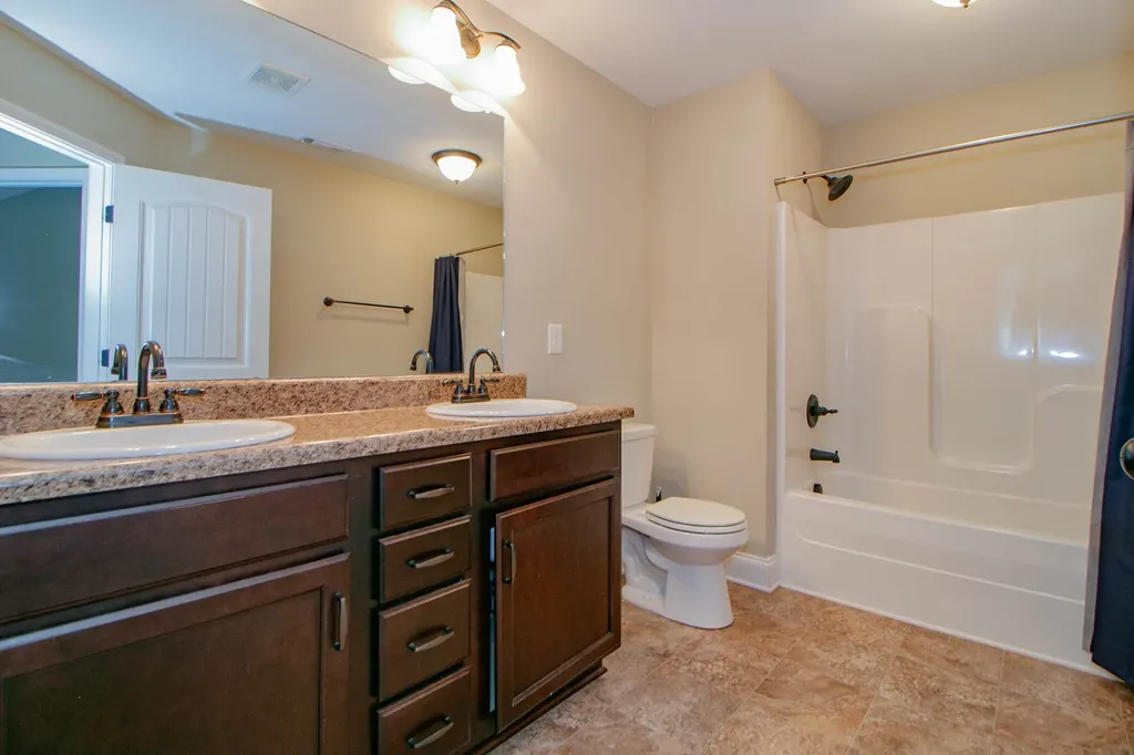 3338 N Henderson Way Clarksville TN 37042