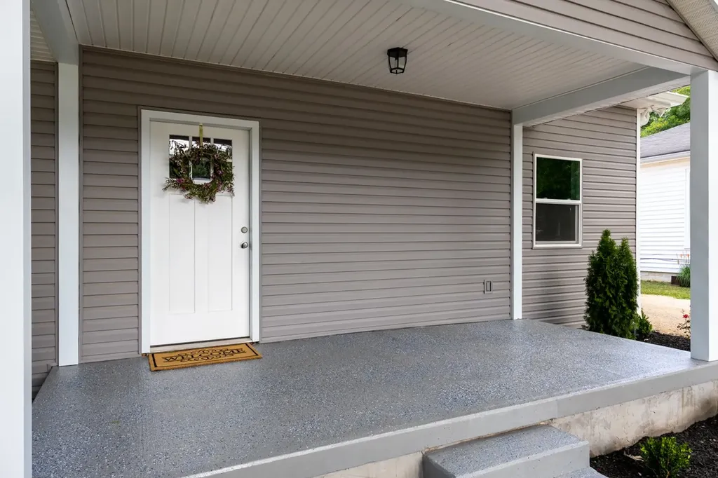 712 N Greenwood Extension Lebanon TN 37087